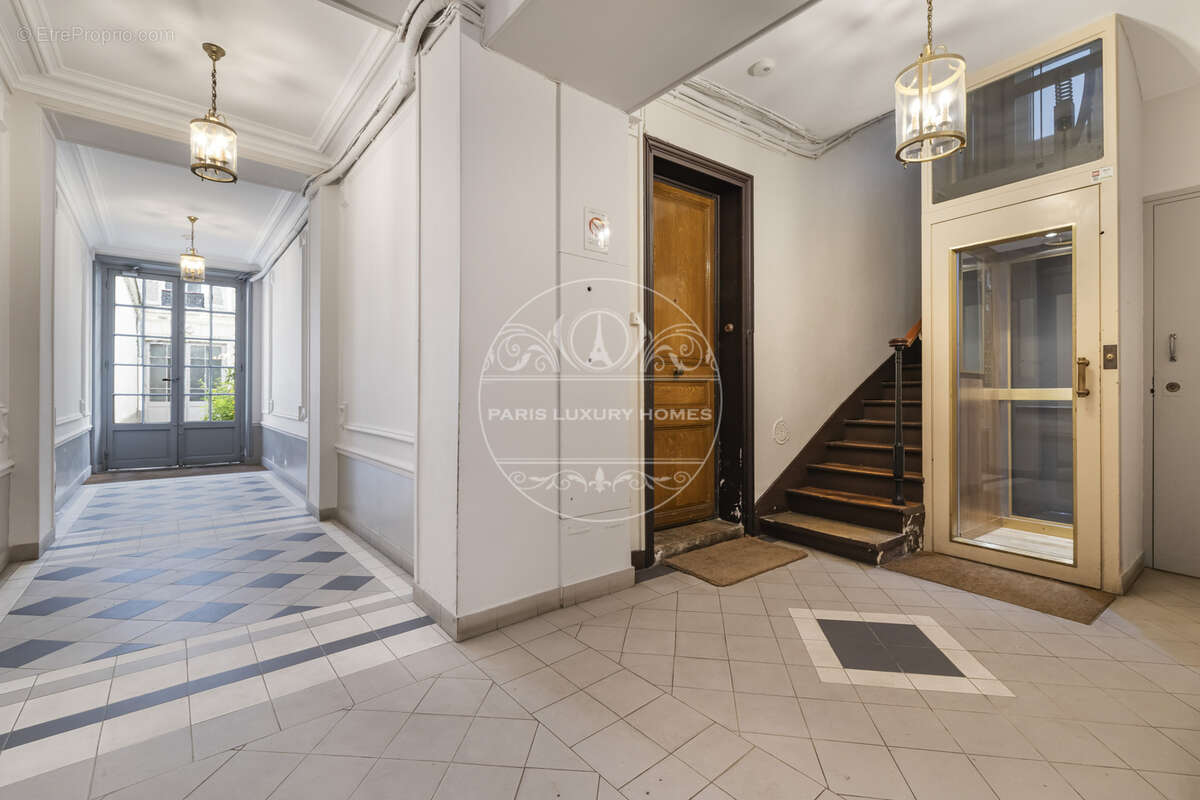 Appartement à PARIS-9E