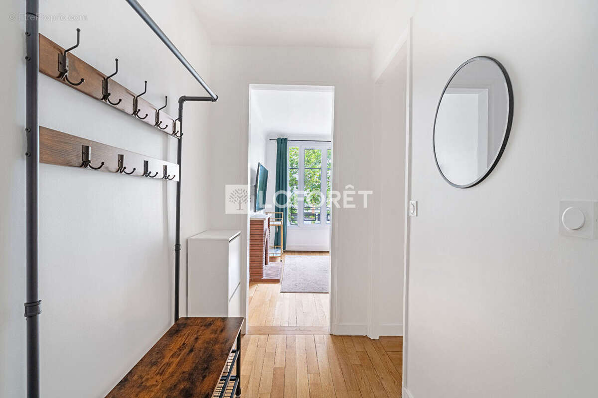 Appartement à PARIS-16E