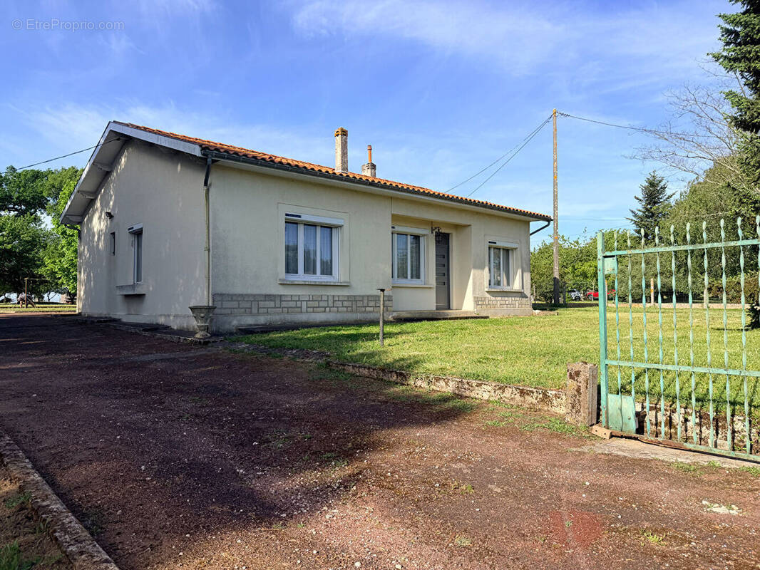 Maison à BOURG