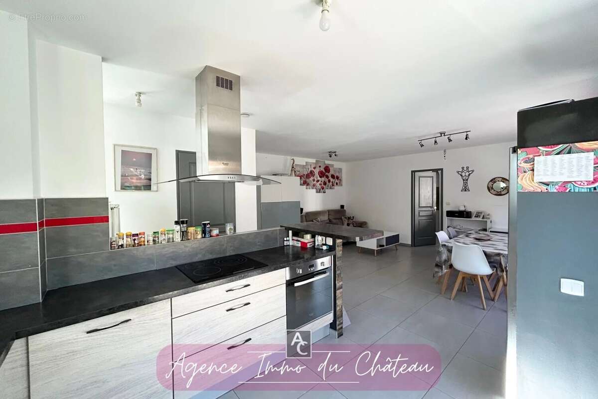 Maison à FLASSANS-SUR-ISSOLE