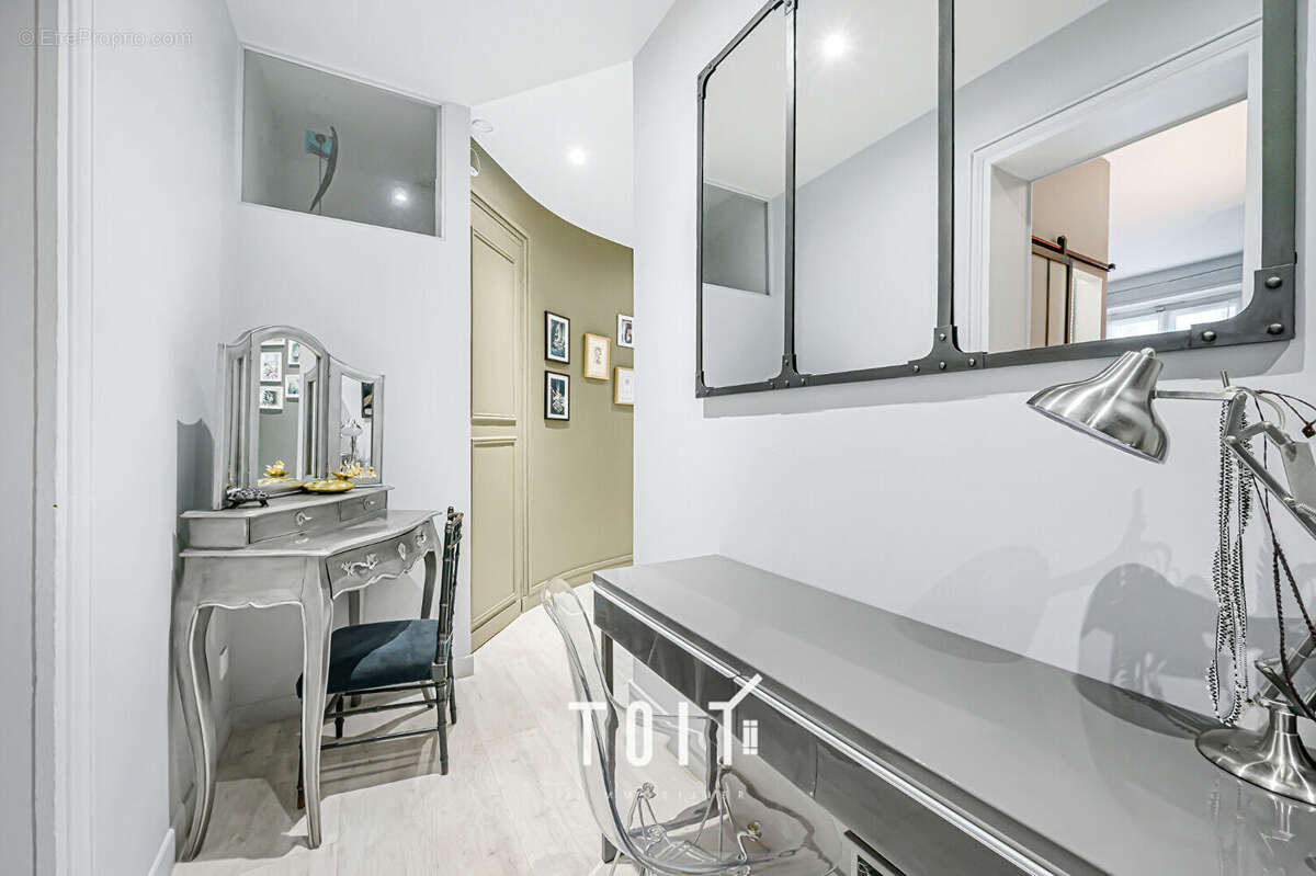 Appartement à PARIS-14E