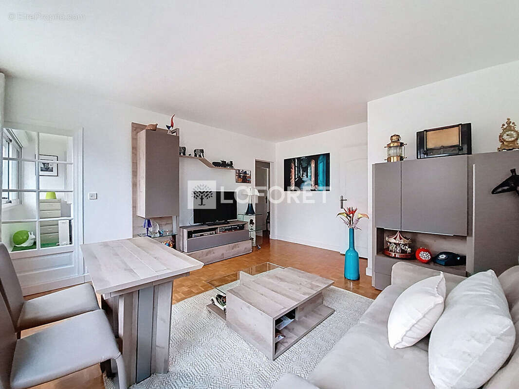 Appartement à VERNEUIL-SUR-SEINE
