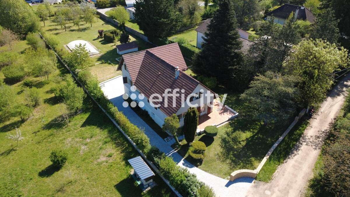 Maison à MESSIGNY-ET-VANTOUX