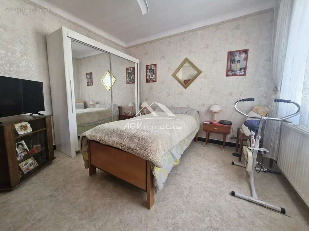 Appartement à SALINDRES