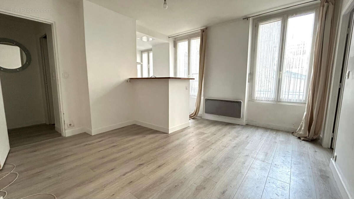Appartement à PARIS-20E