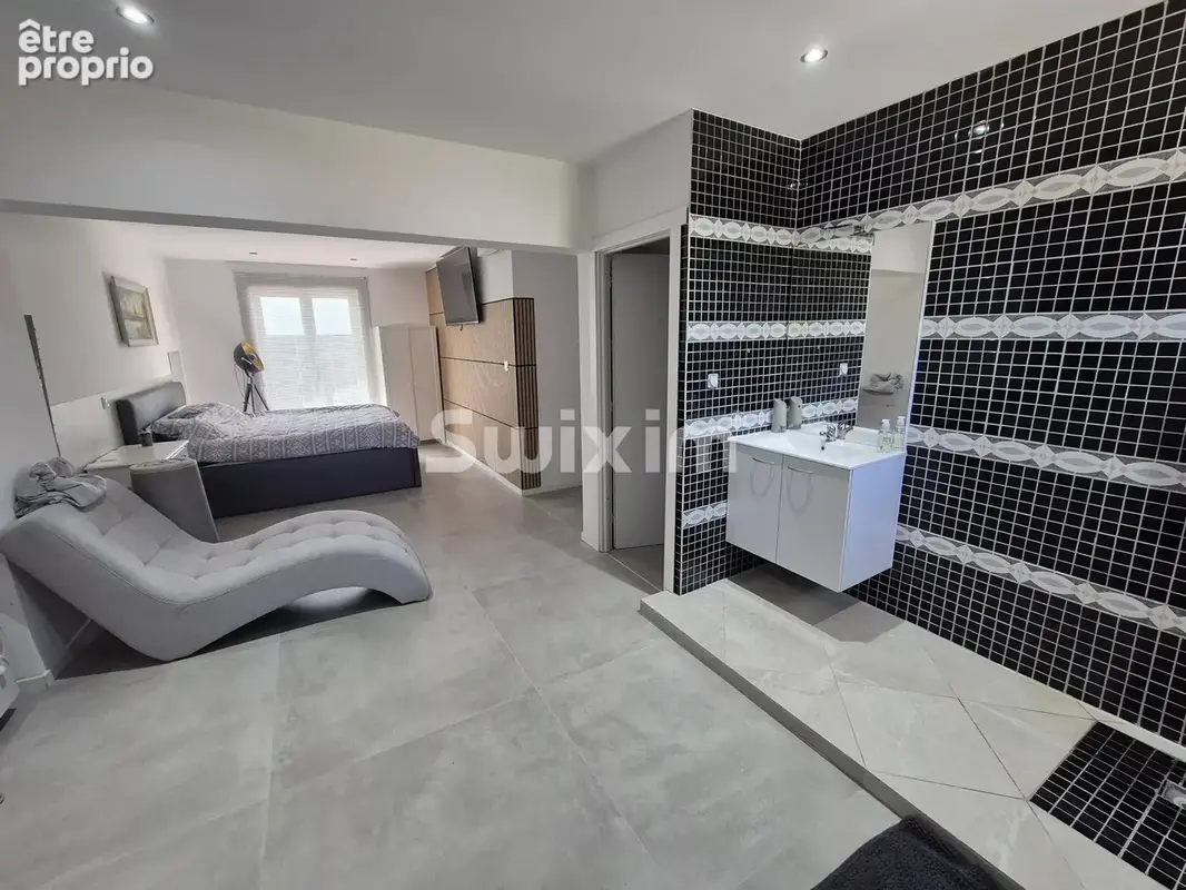 Local commercial - photo 8