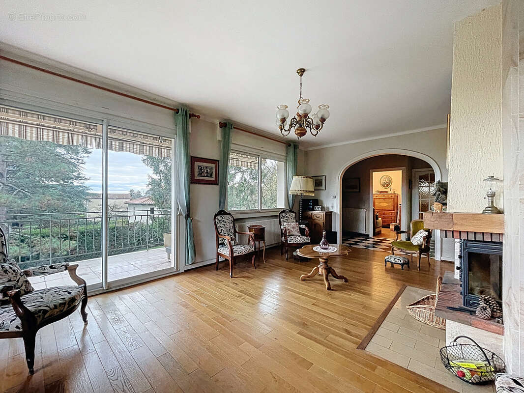 Maison à SAINT-CYR-AU-MONT-D'OR