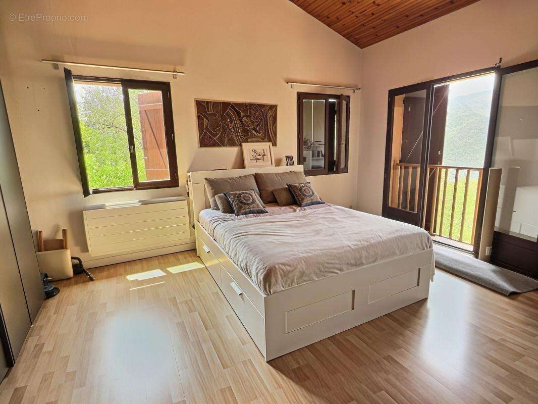 Réajustement du prix …
pour cette Magnifique maison à découvrir, avec investissement locatif très intéressant - photo 7
