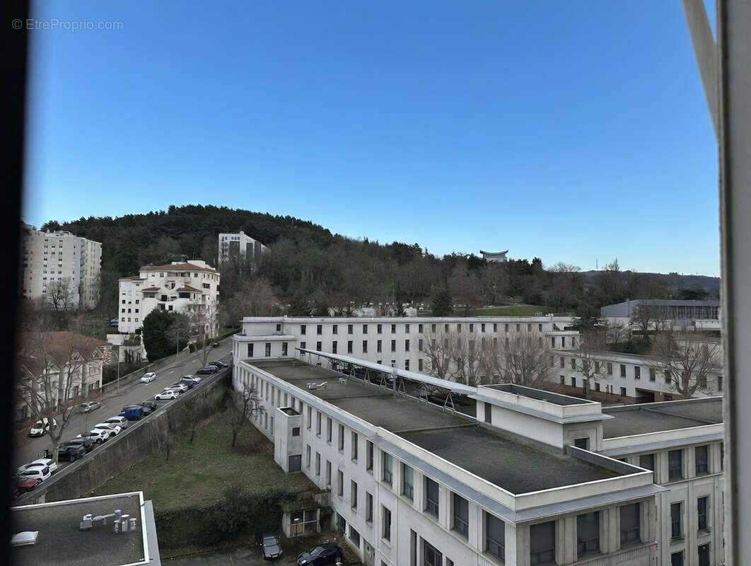 Appartement à SAINT-ETIENNE