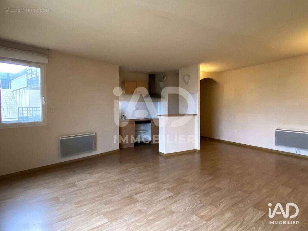 Photo 2 - Commerce à CASTELGINEST