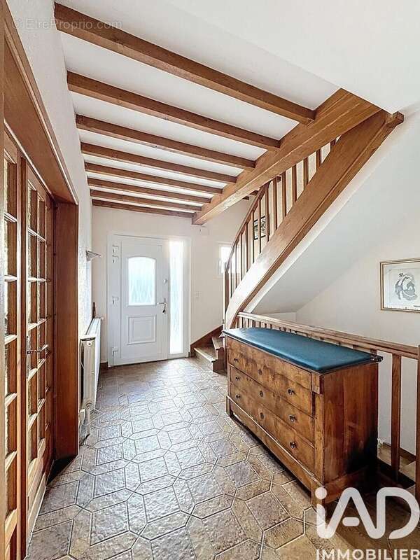 Maison 215 m² à Villers-Marmery  - photo 2
