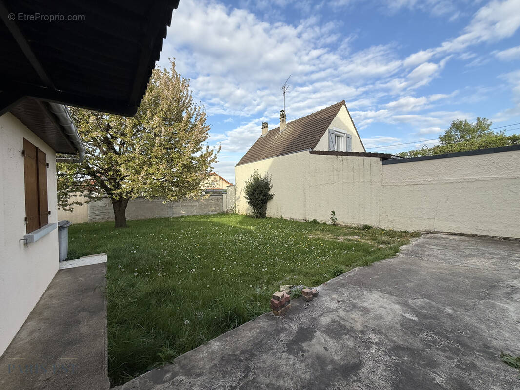 Maison à CLAYE-SOUILLY