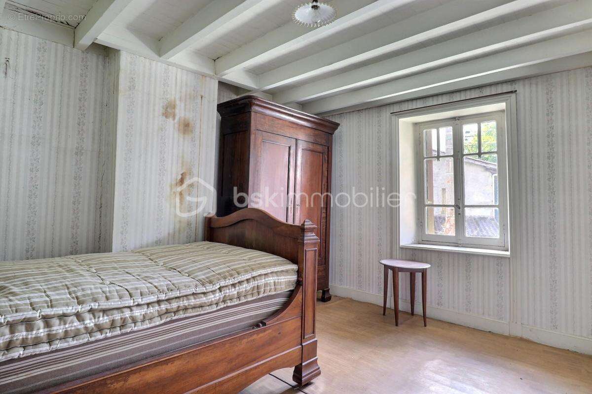 Maison à CELLES-SUR-DUROLLE