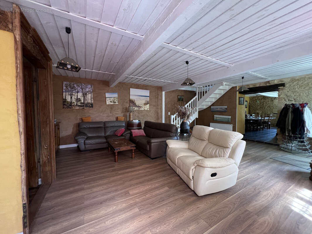 À Langon, immense maison à vendre 399500 € - photo 7