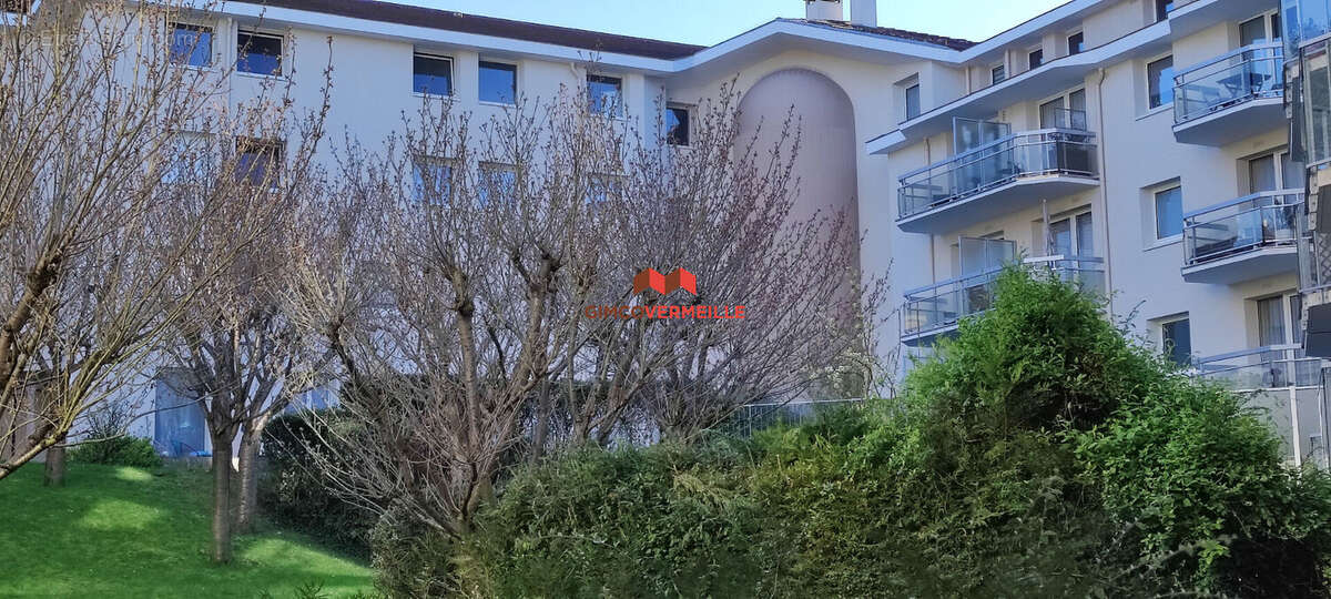 Appartement à LA CELLE-SAINT-CLOUD