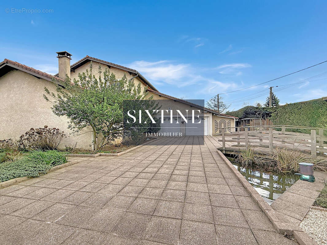 Maison à SAINT-ROMAIN-EN-GAL