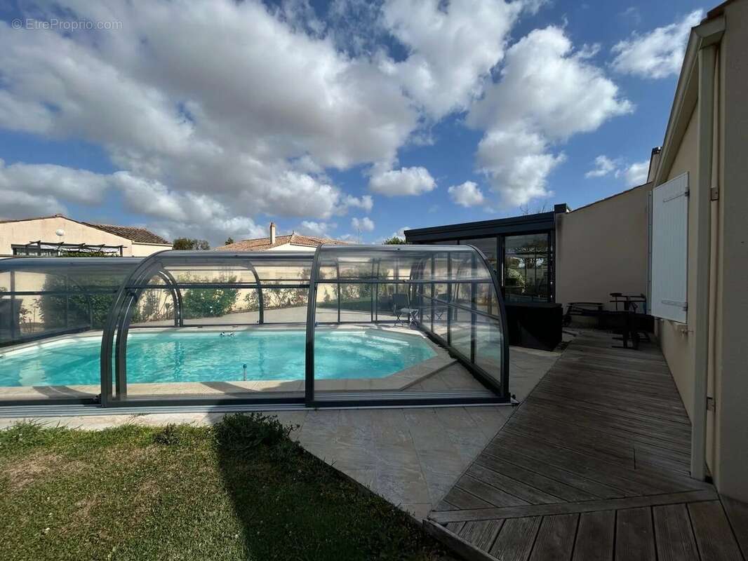 Maison familiale avec piscine et grand jardin arboré - photo 9