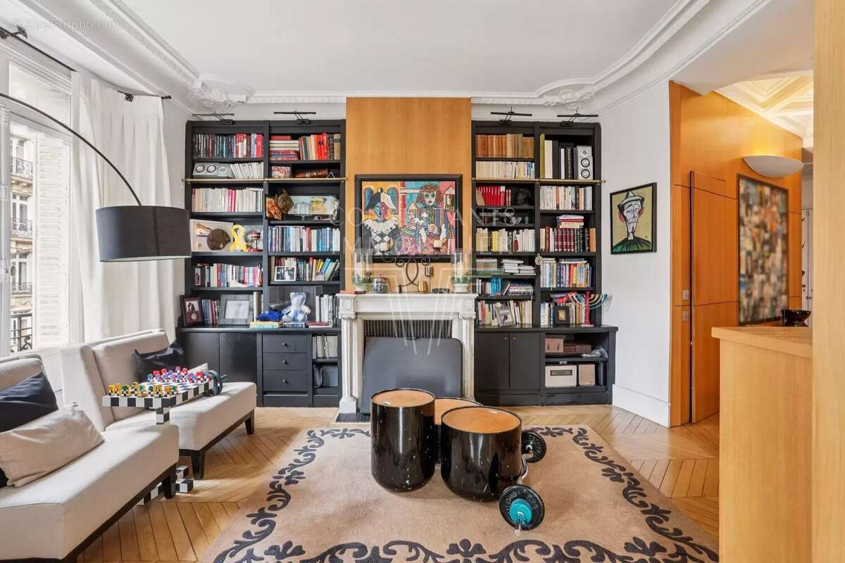 Appartement à PARIS-17E