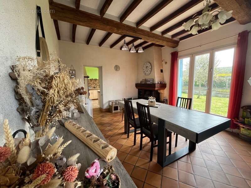 Maison à AUNAY-SUR-ODON