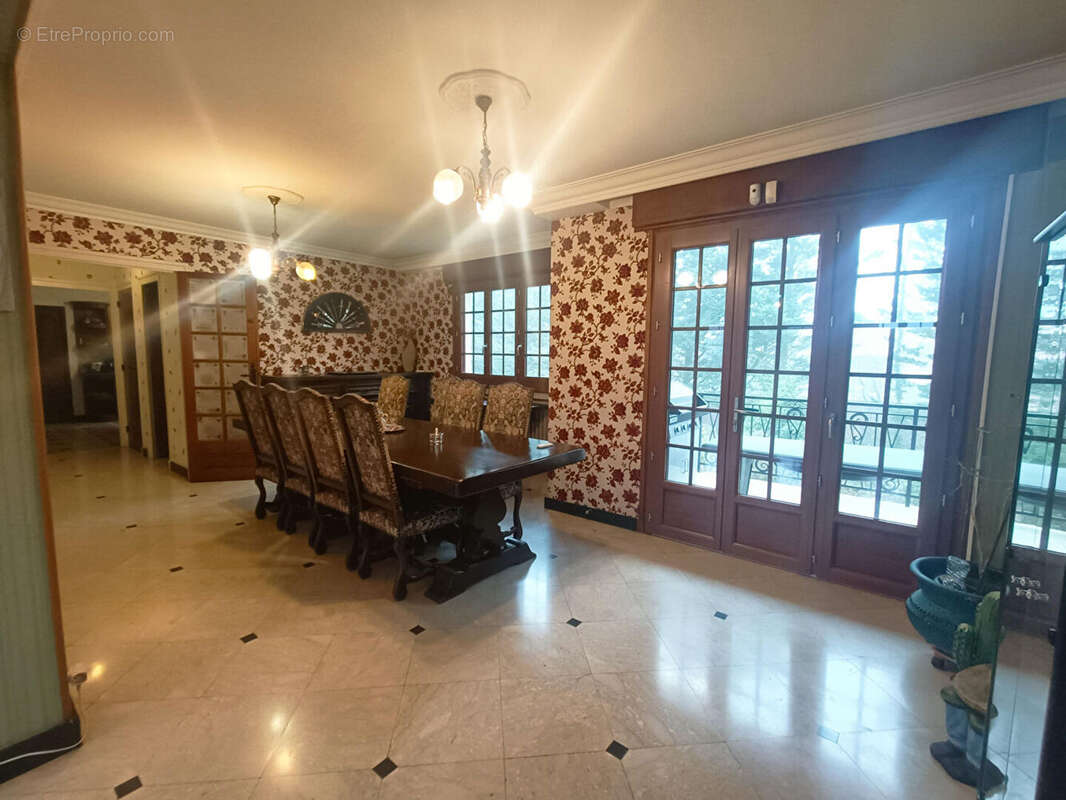 Maison à PONT-DE-CHERUY