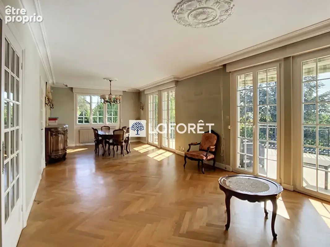 LIMONEST, Maison d'architecte de caractère au potentiel rare, jardin arboré de 2 058 m². - photo 2