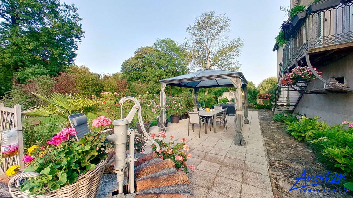 Maison à GONDRECOURT-LE-CHATEAU