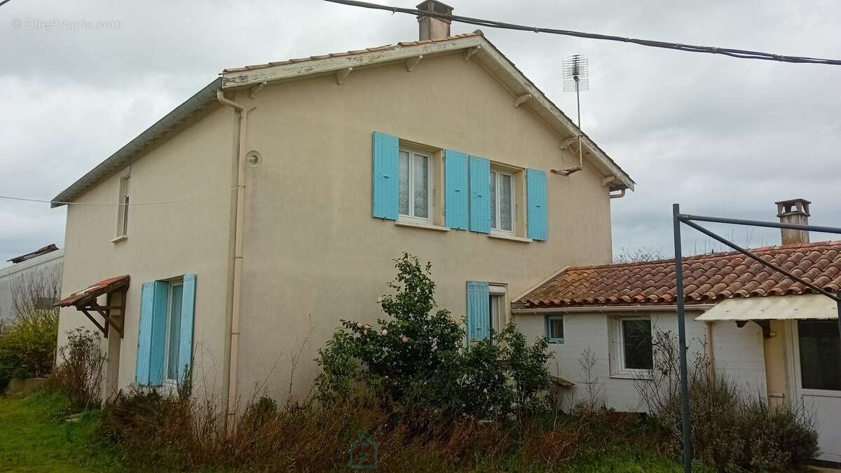 Maison 6 pièces avec grand terrain et dépendances - photo 3