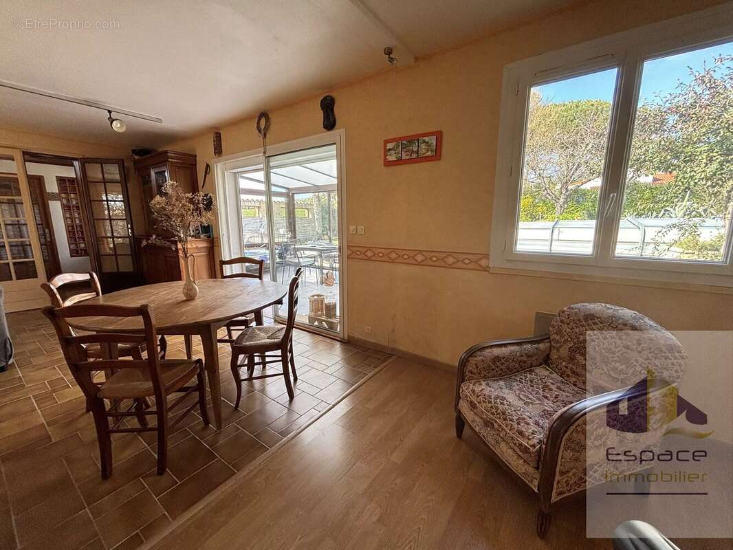 Propriété au calme à Nieul Sur Mer avec possibilité de division - photo 6