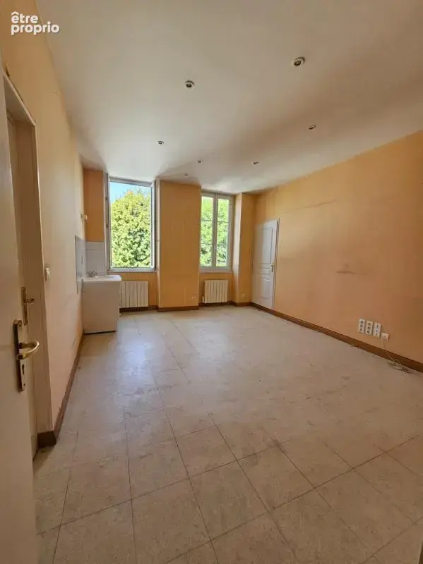 Maison de bourg avec grange et petit terrain – Besson (03) - photo 4
