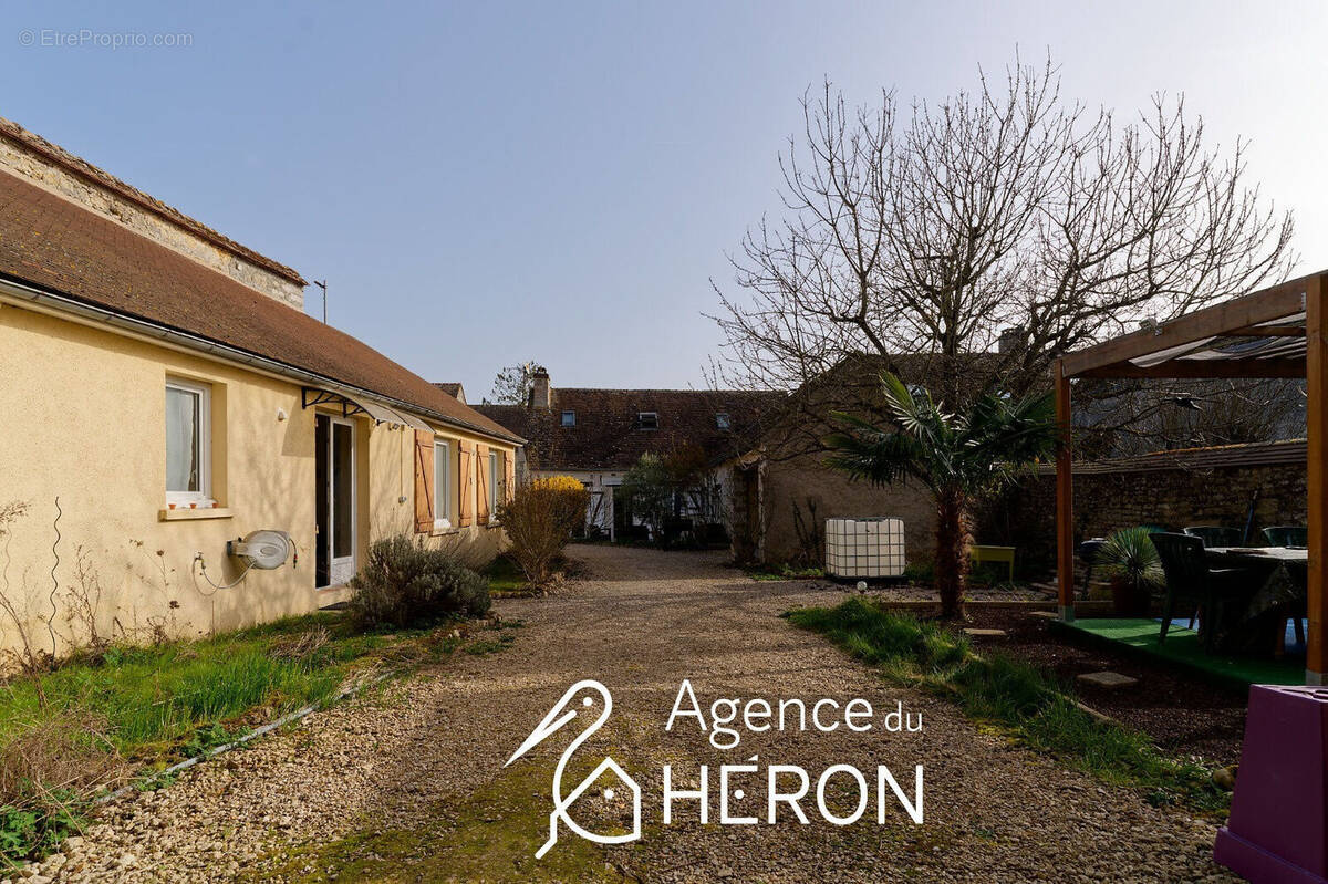 Photo 1 - Maison à GUERCHEVILLE