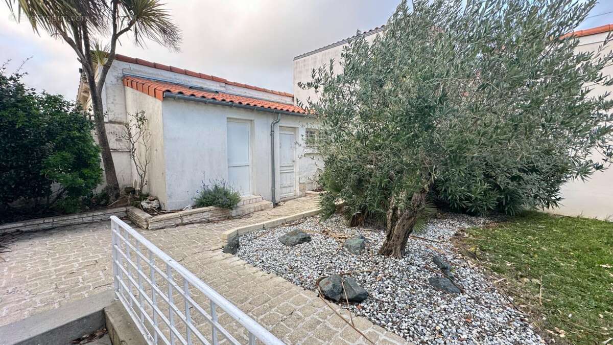 Maison à SAINT-GEORGES-DE-DIDONNE