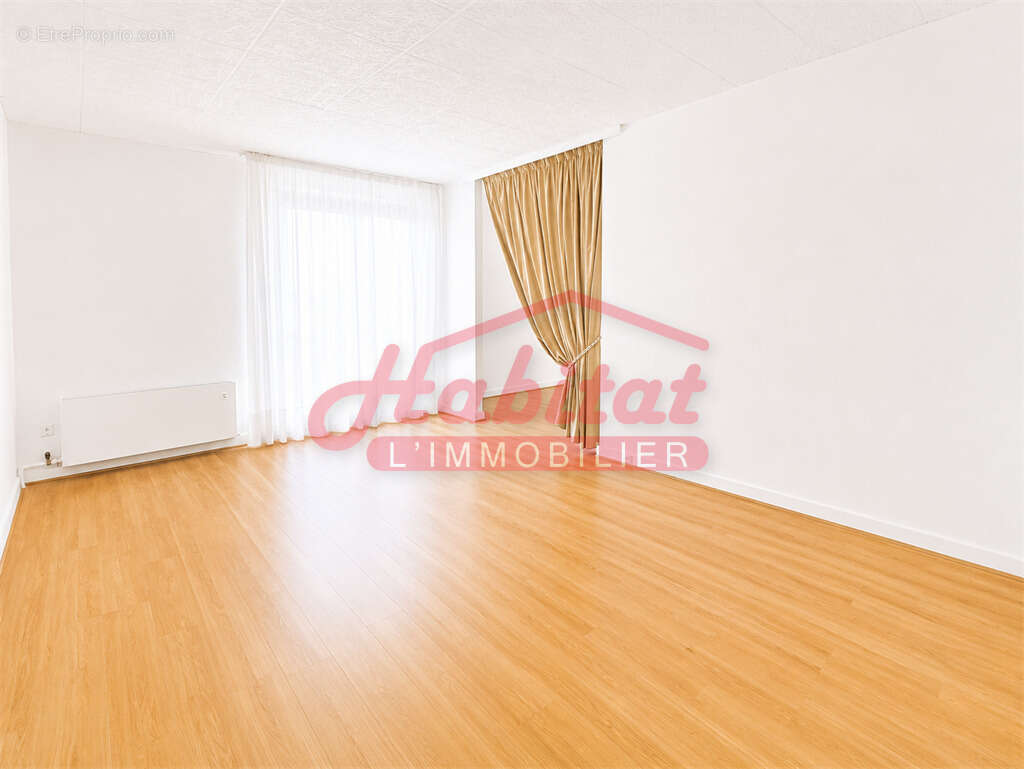 CHELLES CENTRE VILLE- Grand appartement de 4 Pièces + Cave - photo 3