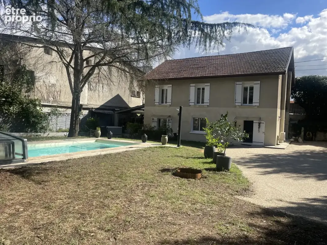 GRANDE MAISON proche centre ville avec PISCINE. - photo 1
