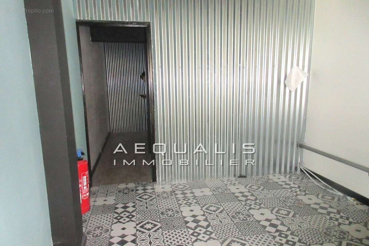 Commerce à SAINT-LAURENT-DU-VAR