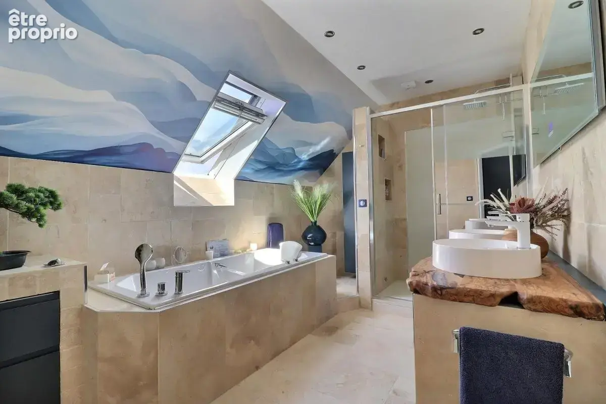 Maison familiale de 154 m² bénéficiant d'une construction indépendante de 53 m², piscine chauffée et multiples possibilités - photo 9