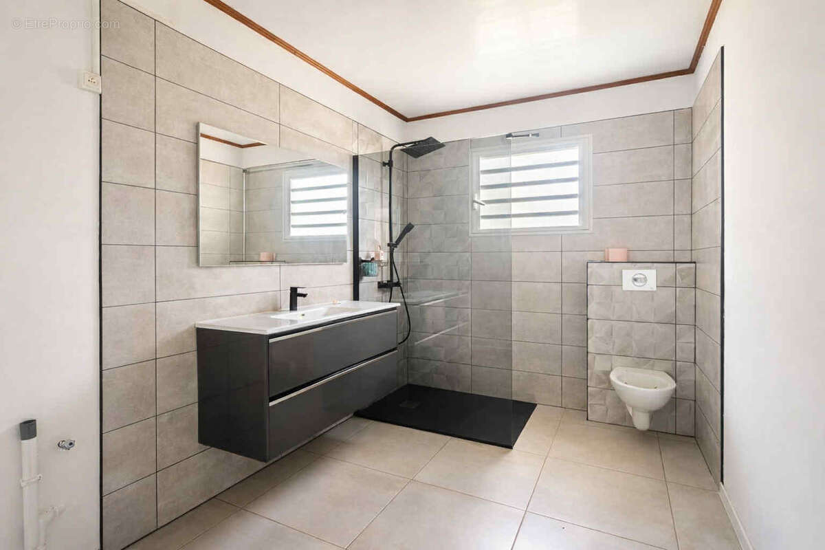 Maison à PETITE-ILE