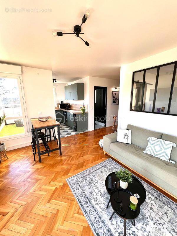 Appartement à FRESNES