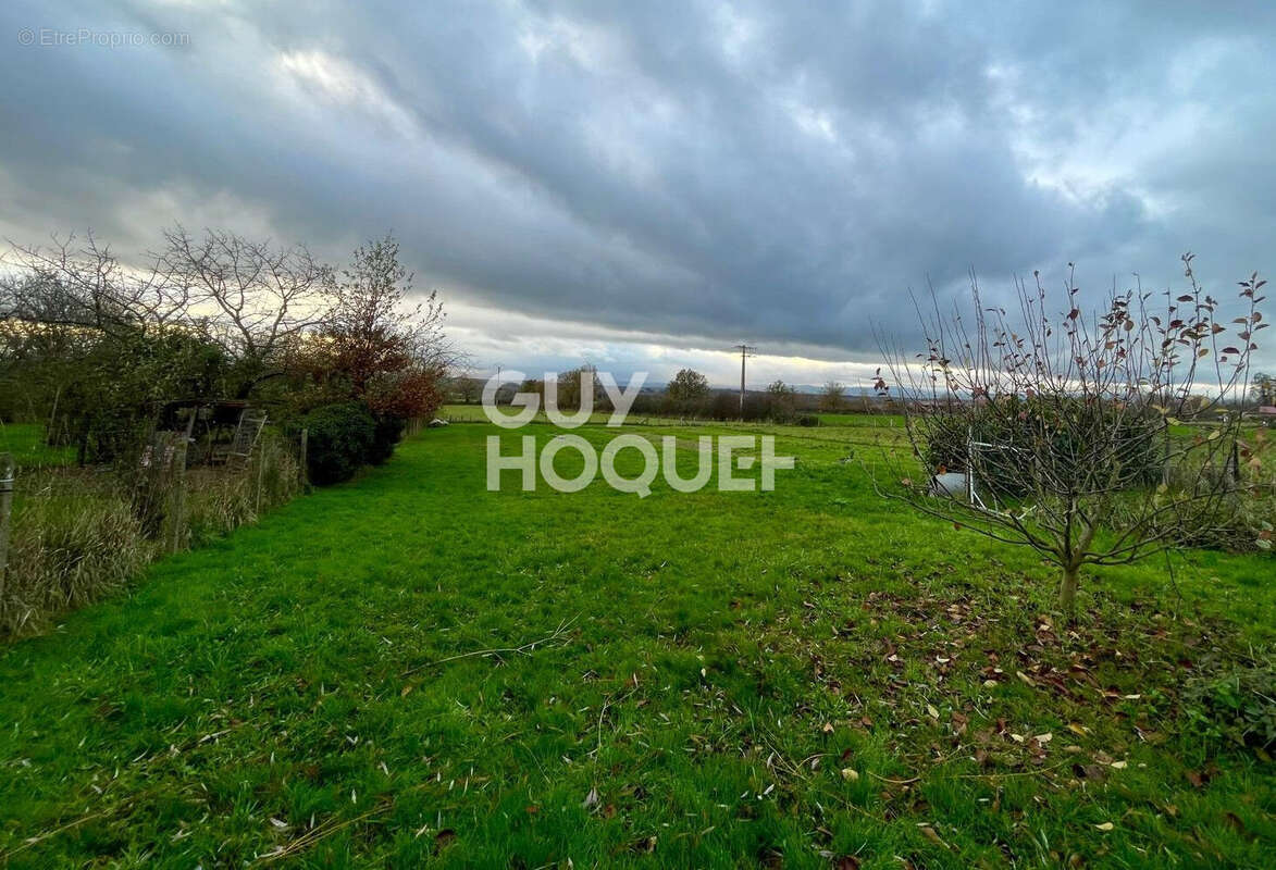 Maison à POUILLY-LES-FEURS