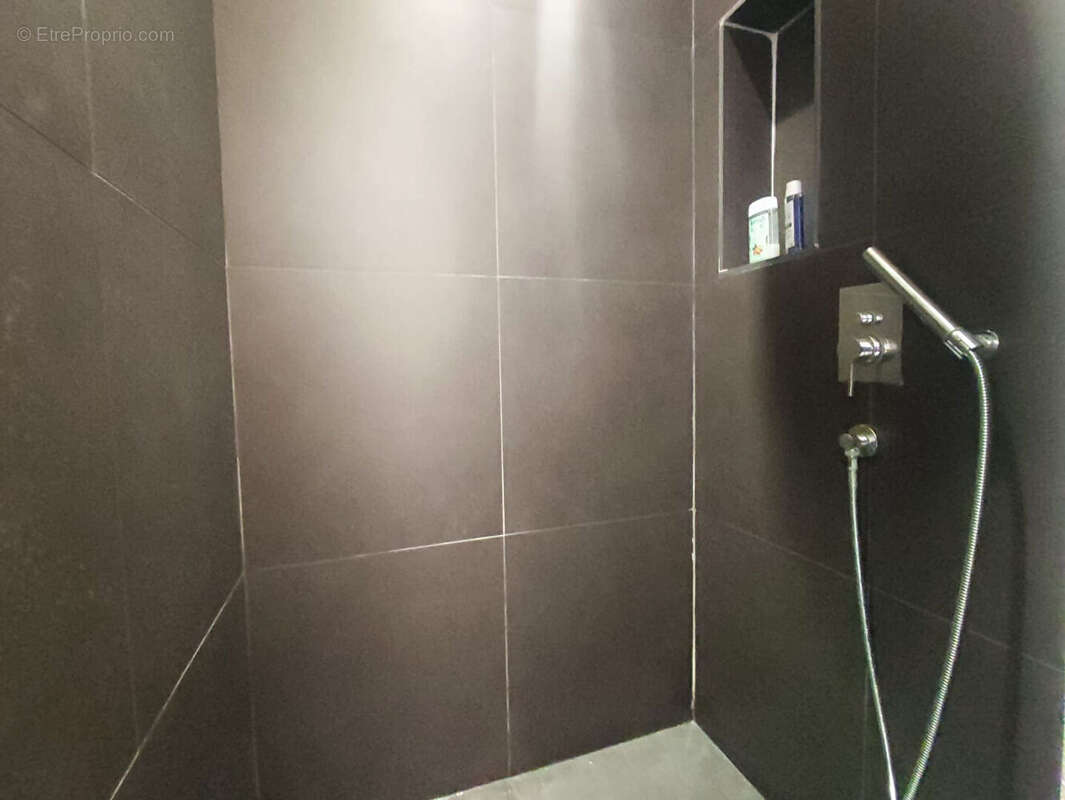 Appartement à PARIS-1E