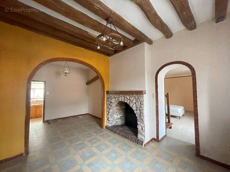 Maison à BEAUMONT-LES-AUTELS