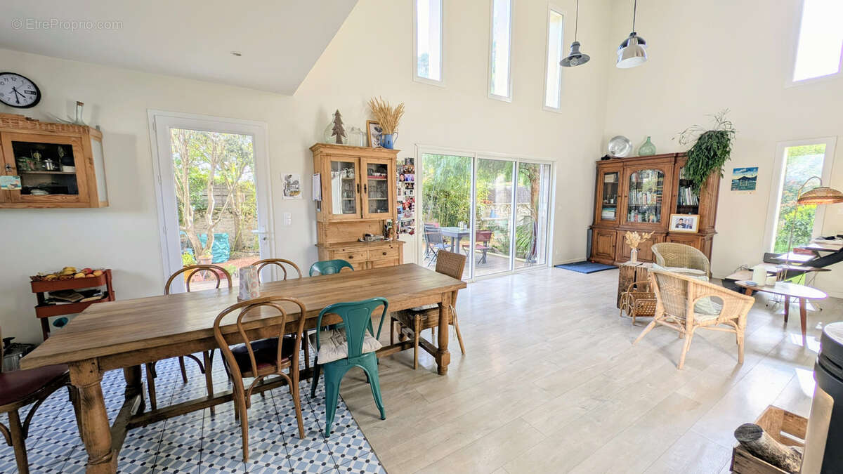 Maison à SAINT-GENIS-DES-FONTAINES