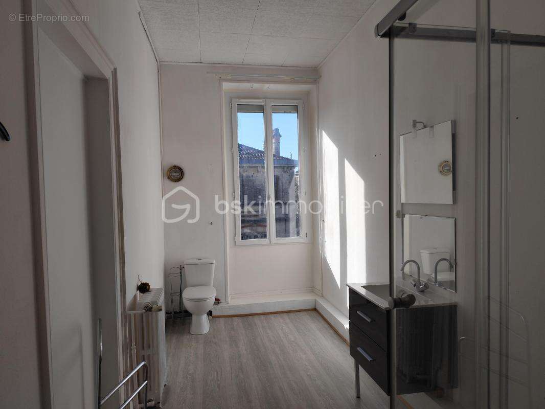 Maison à SAINT-CHRISTOLY-DE-BLAYE