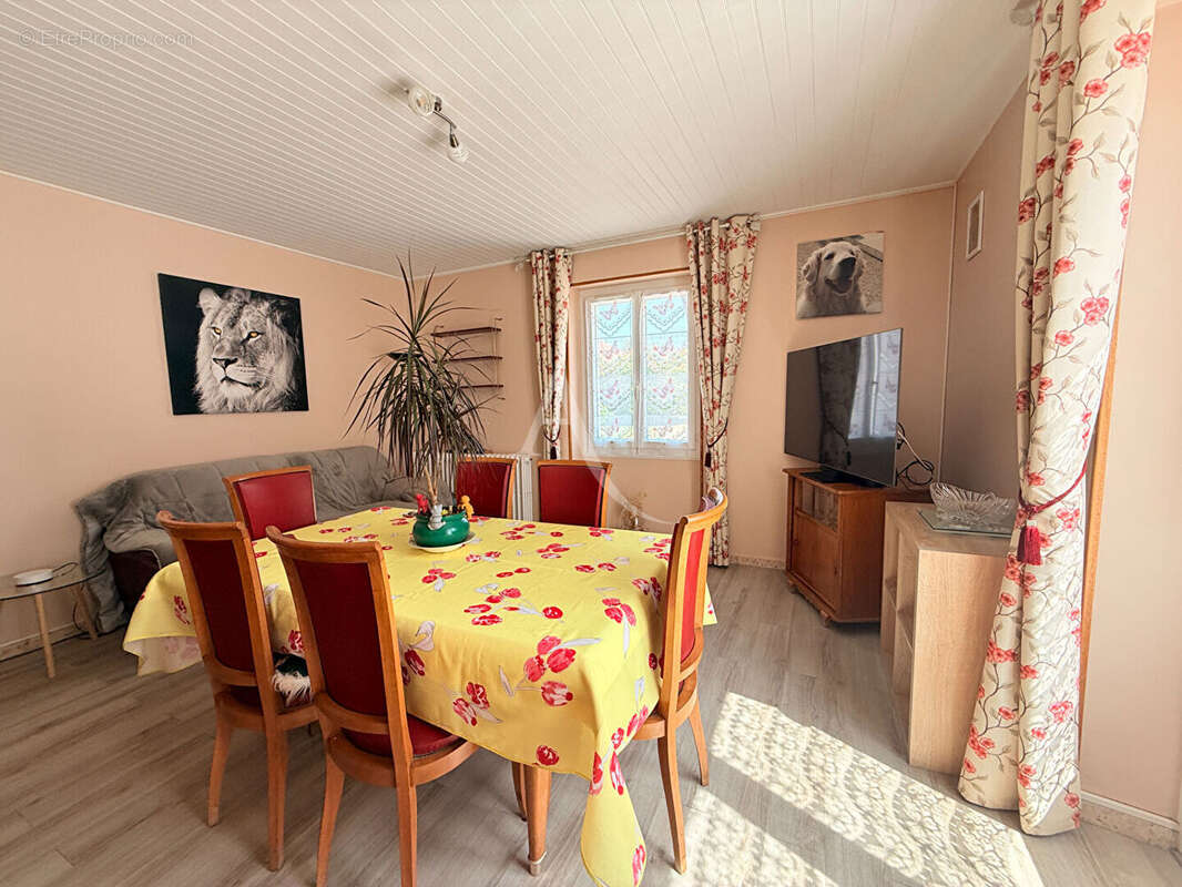 Maison à PRAYSSAC