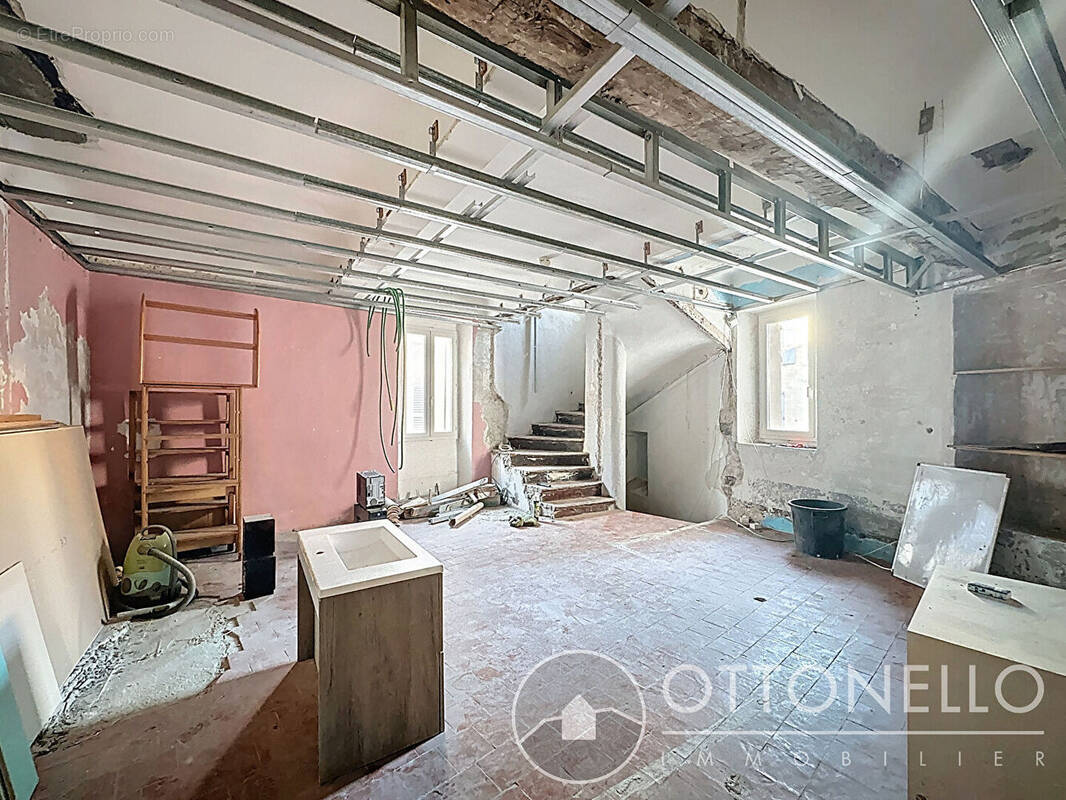 Maison à ROQUEBRUNE-SUR-ARGENS