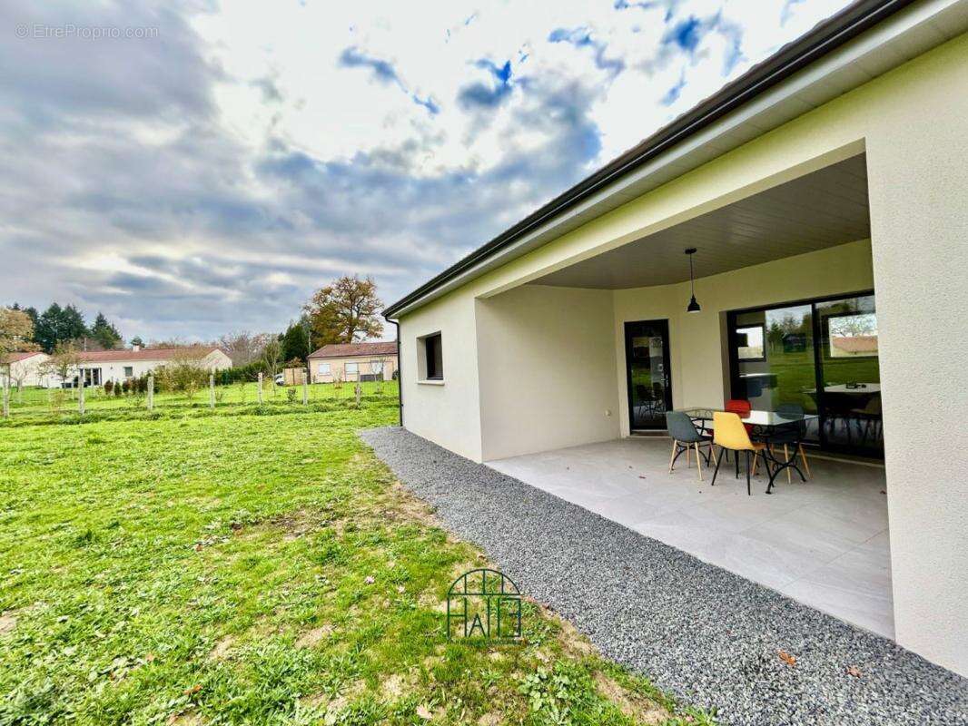 Maison 102 m² à Oradour-Sur-Glane  - photo 3