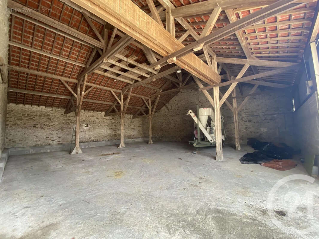 Maison 530 m² à Nangis  - photo 5