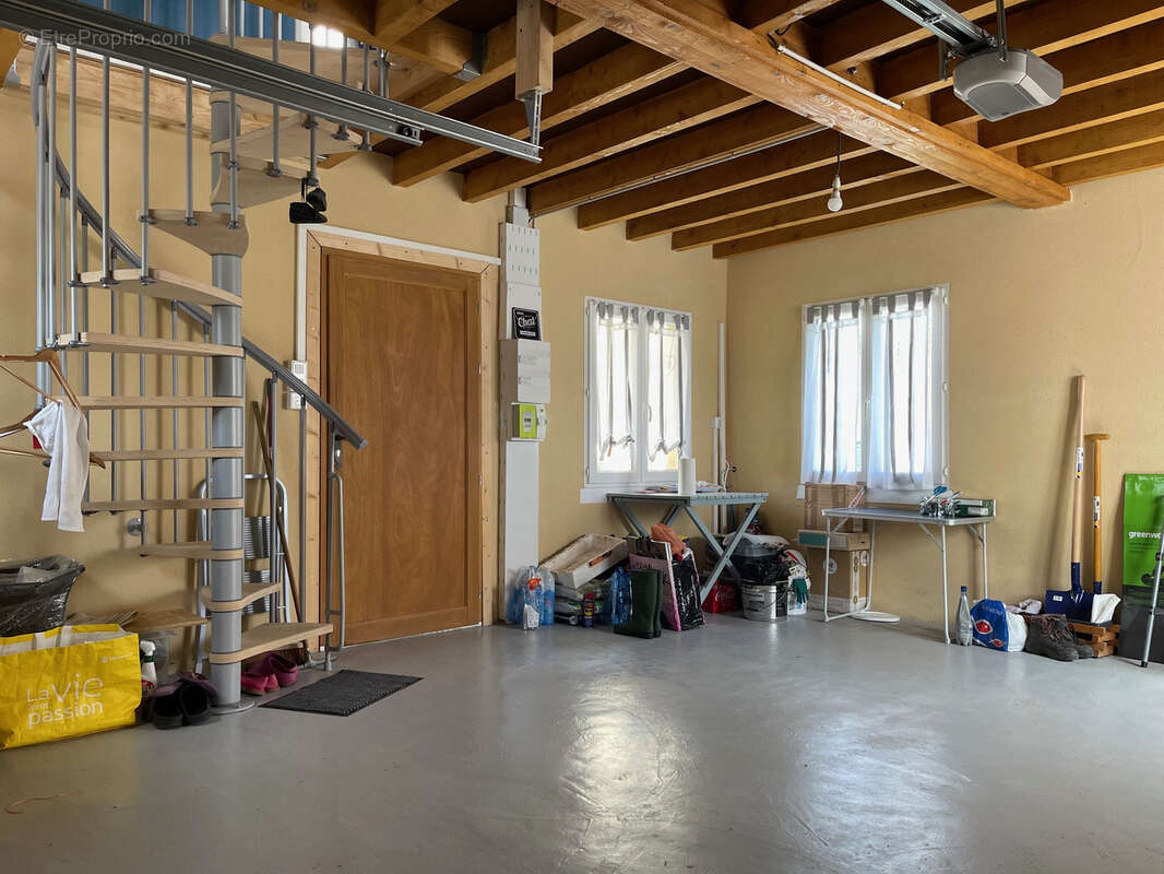 JAVERNANT - Garage 38m2 - photo 3