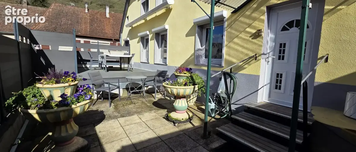 Barembach, maison au coeur du village, espace et convivialité, 1456 m2, jolie terrasse - photo 4