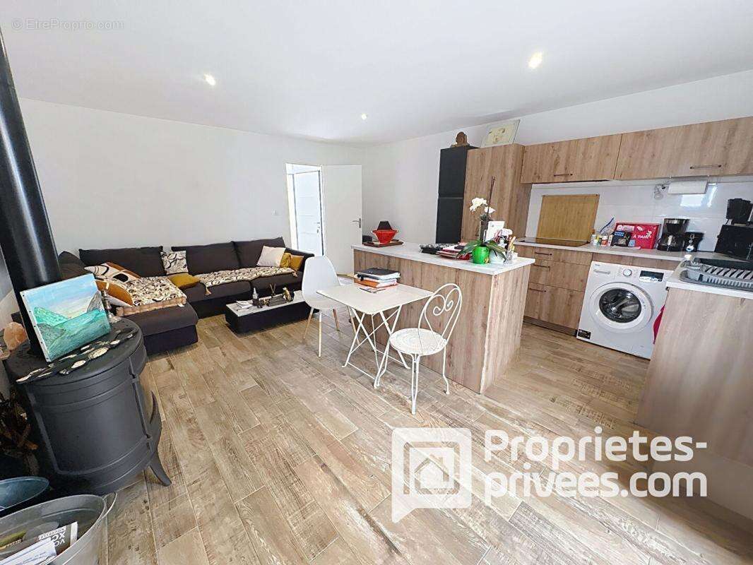 Maison totalement rénovée de 100 m² à Sari d'Orcino - photo 2
