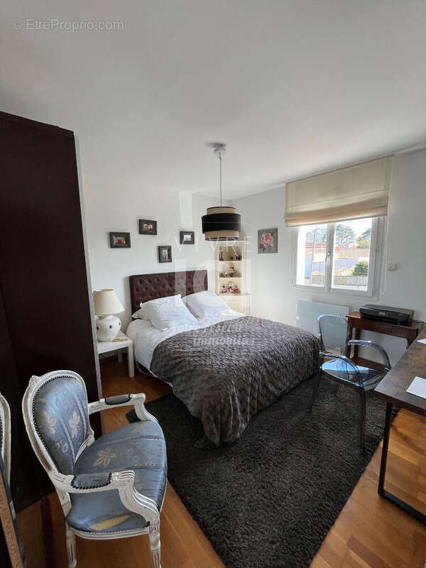 Maison à LA CHAPELLE-BASSE-MER